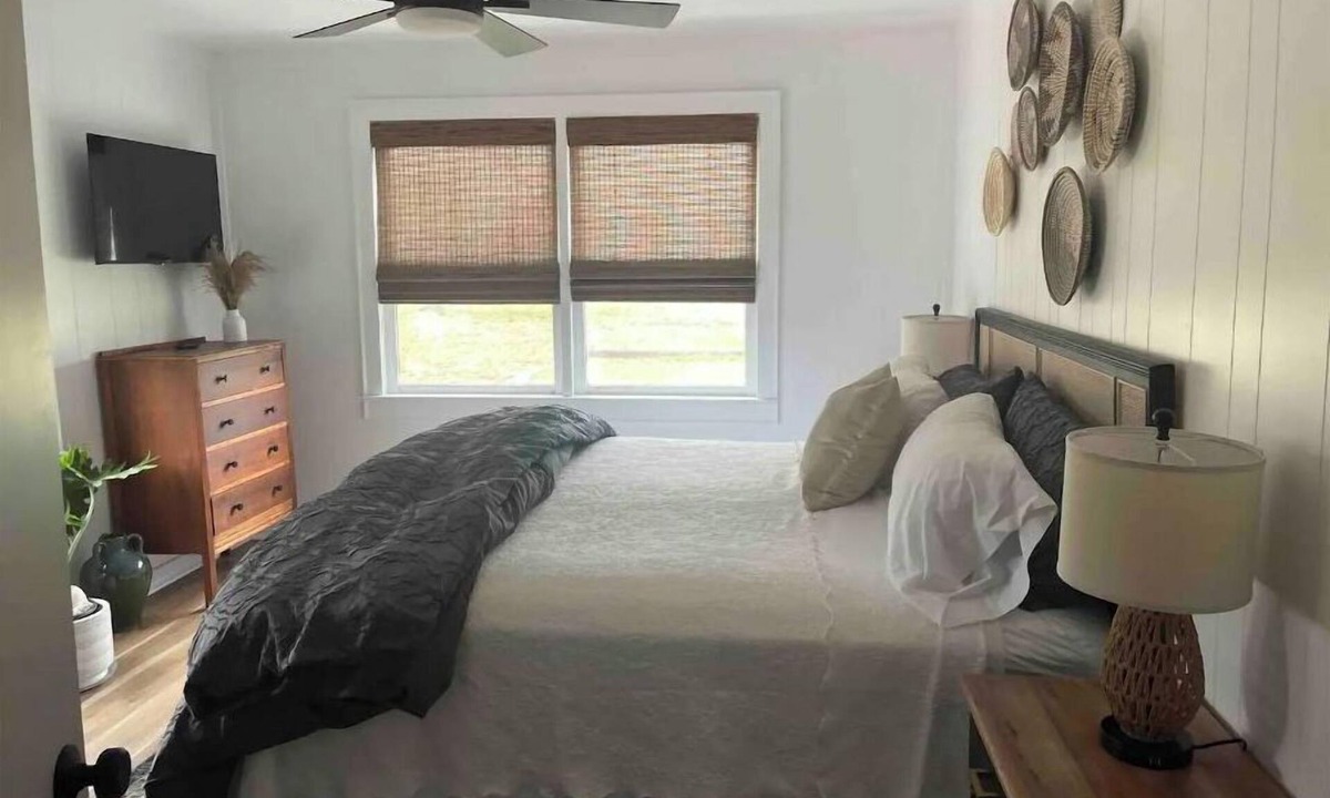Buxton House | Relax, unwind in beautiful coastal cottage near exquisite Cape Hatteras Seashore