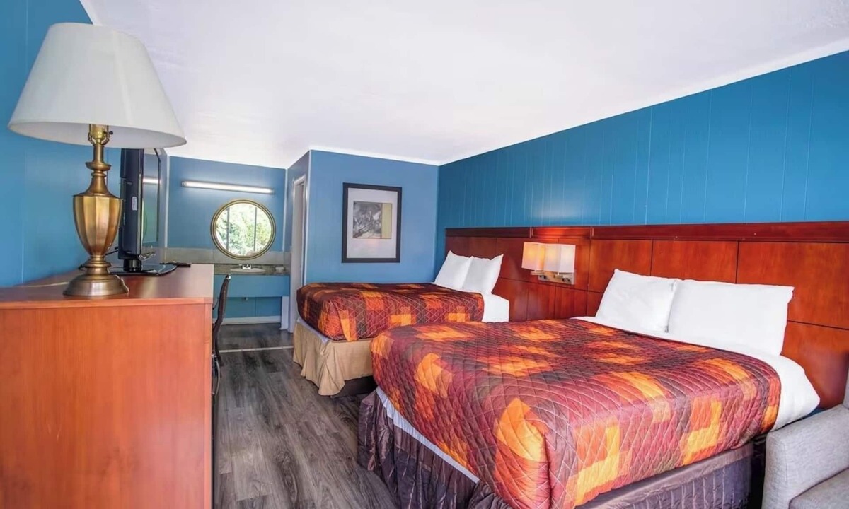 Kernersville Hotel | Relaxing & Affordable Stay Near Triad Attractions - Free Parking