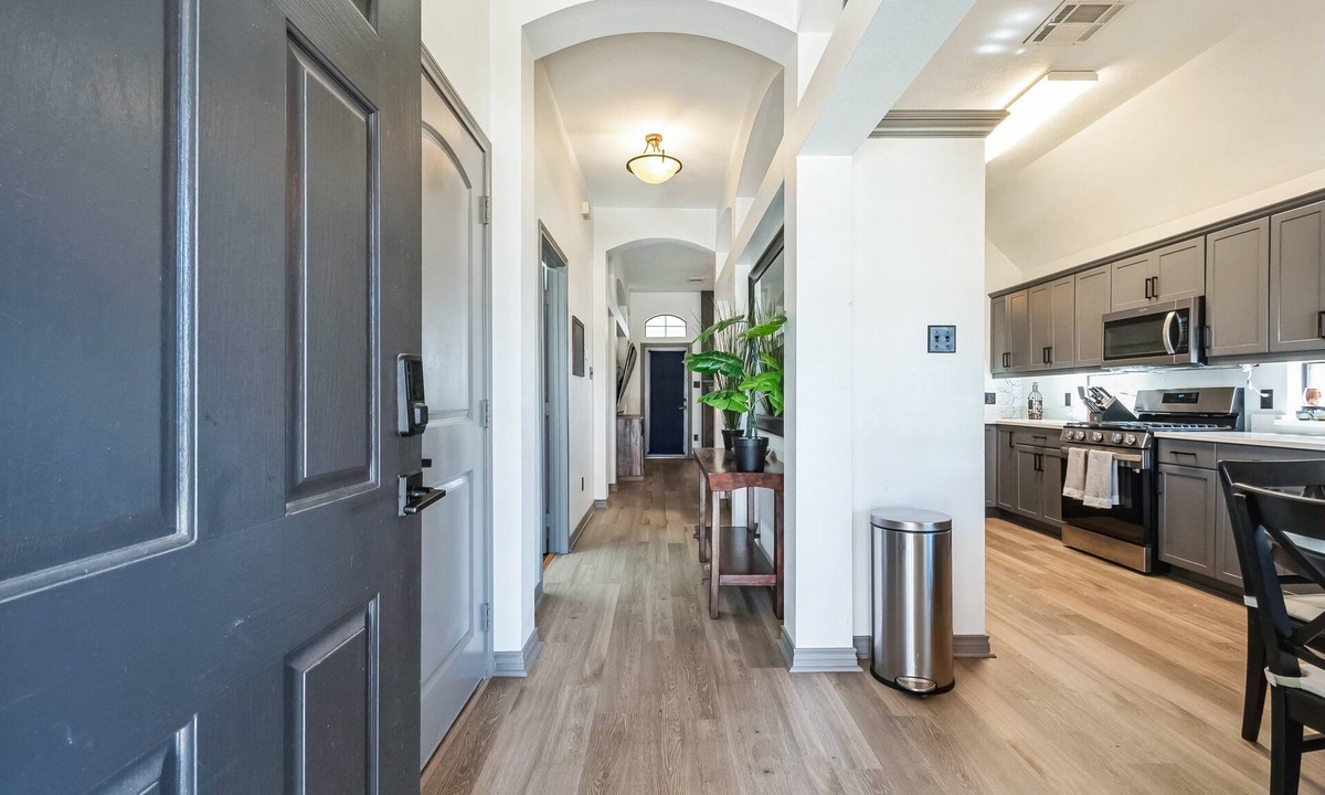 Wellborn House | Relaxing College Station Retreat With Hot Tub 3 Bedroom Home