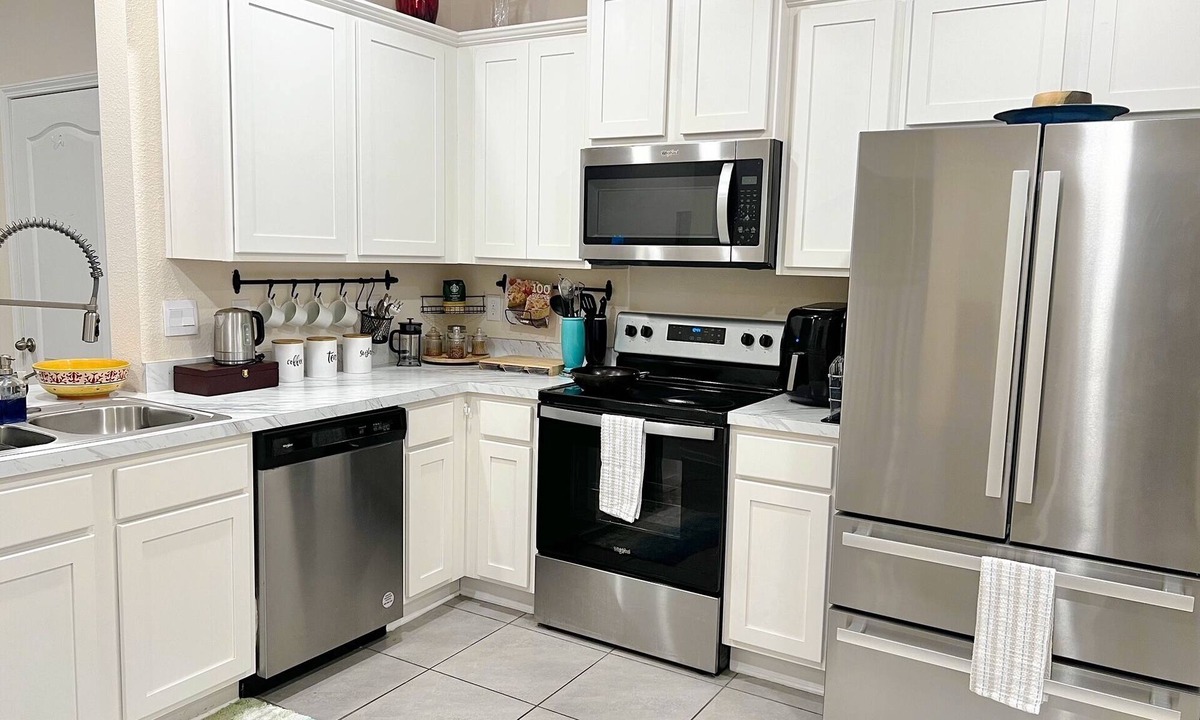 Baymeadows House | Relaxing Townhome! near Mayo-HCA Memorial Hospital