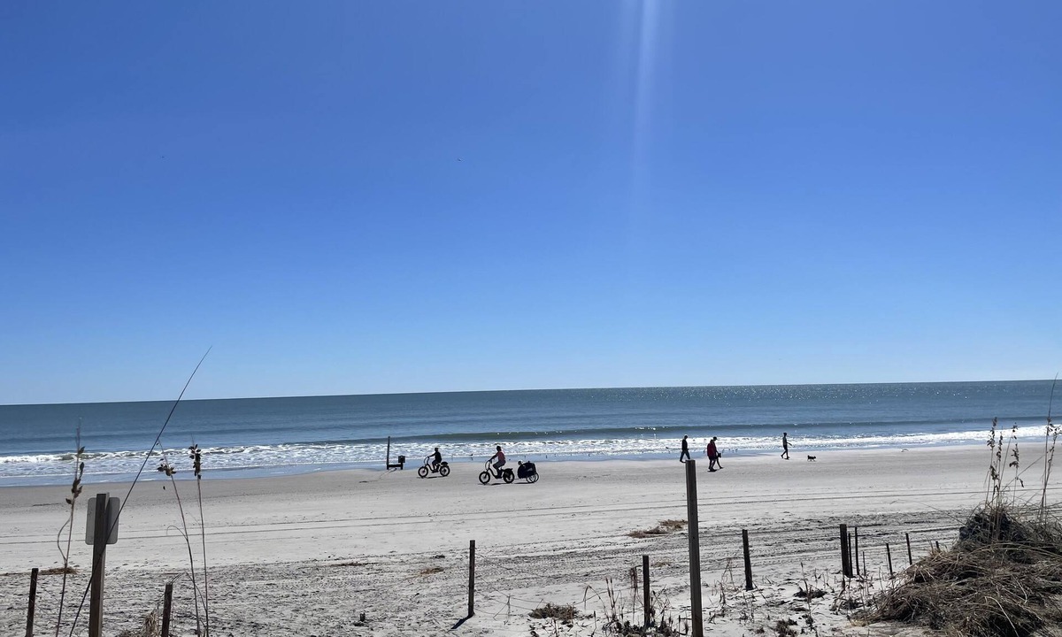 Atlantic Beach Apartment | Renovated apt short walk to beach, Central AC, Fast WiFi