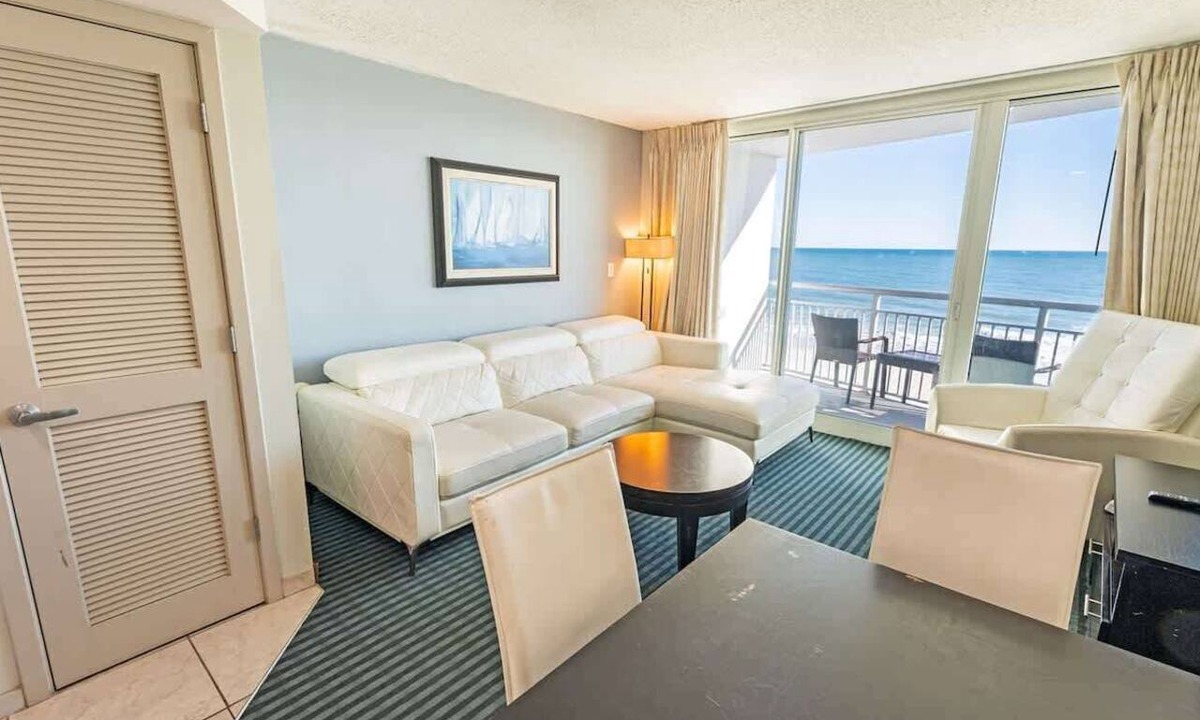 Downtown Myrtle Beach Condo | Renovated, contemporary,Nice,low-floor,Oceanfront!
