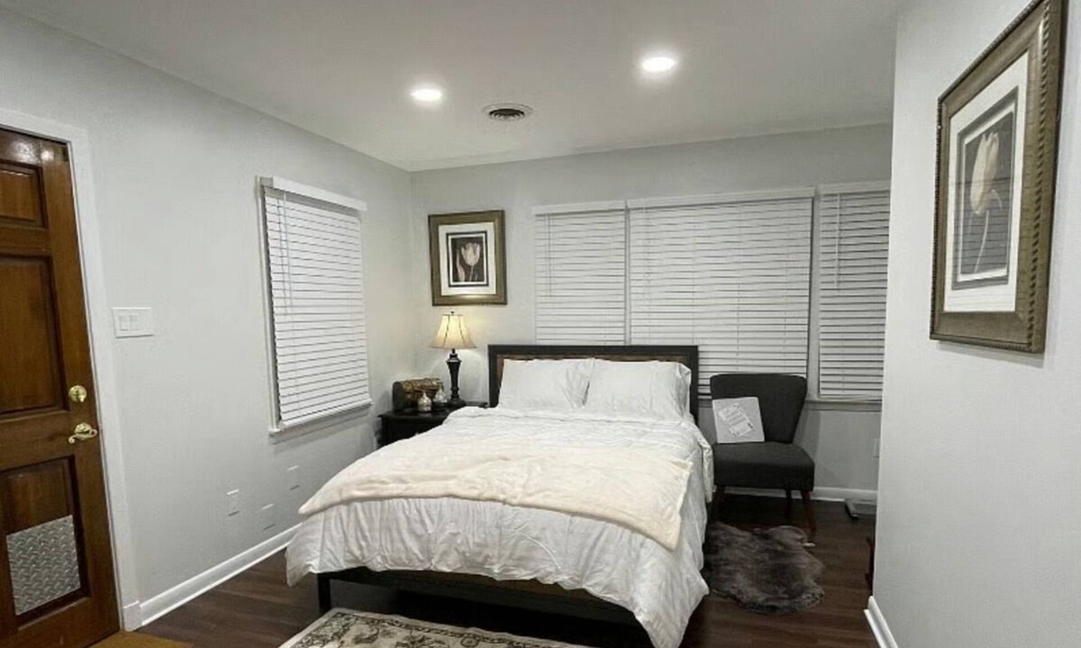 Oxon Hill Apartment | RENOVATED STUDIO with PRIVATE ENTRANCE, gym, libr