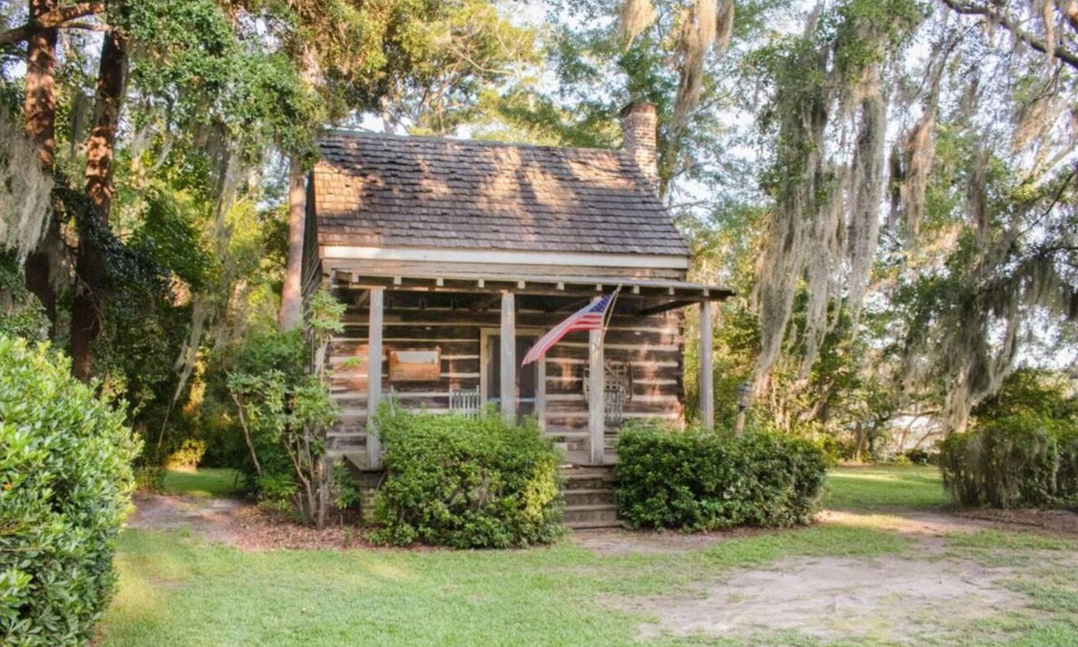 Charleston County Cabin | Rent a Historic Cabin on The Toogoodoo River, close to Edisto Beach