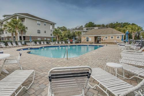 North Myrtle Beach House | Resort Condo w/Pool Access Near Barefoot Landing!