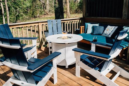 Irvington House | Retreat to Fairytale Cottage with Pool