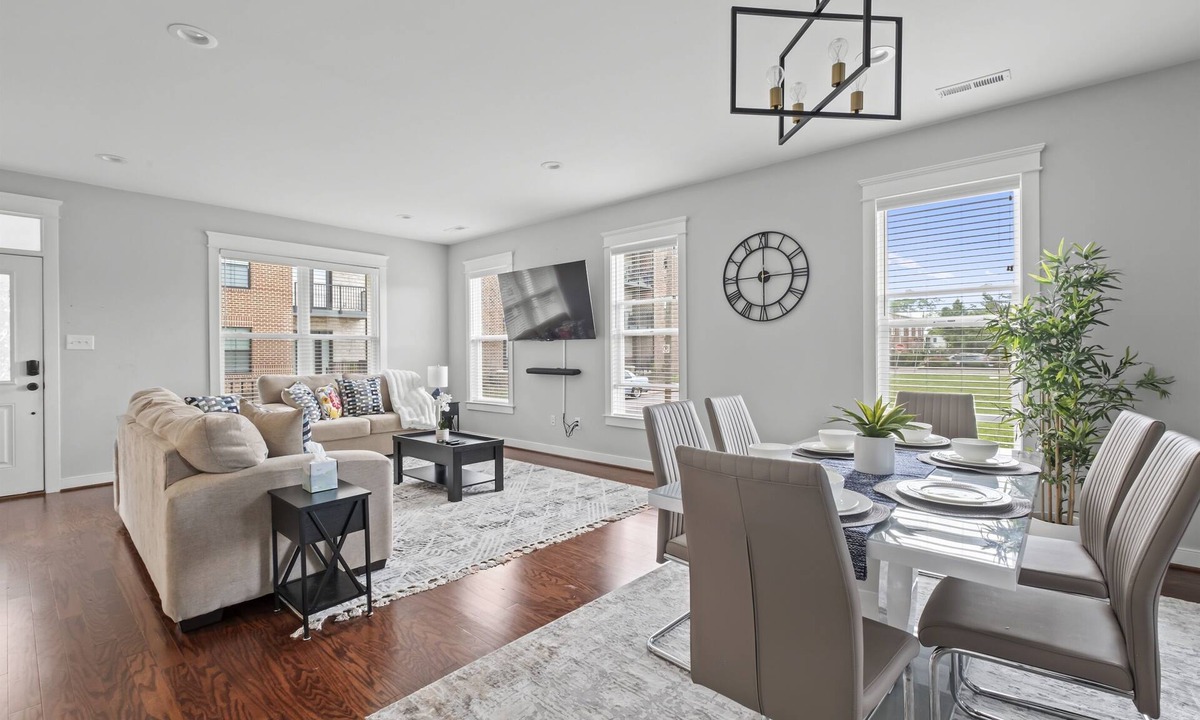 Jackson Ward House | Richmond Gem, Free Parking, Quiet, Fenced,Walkable