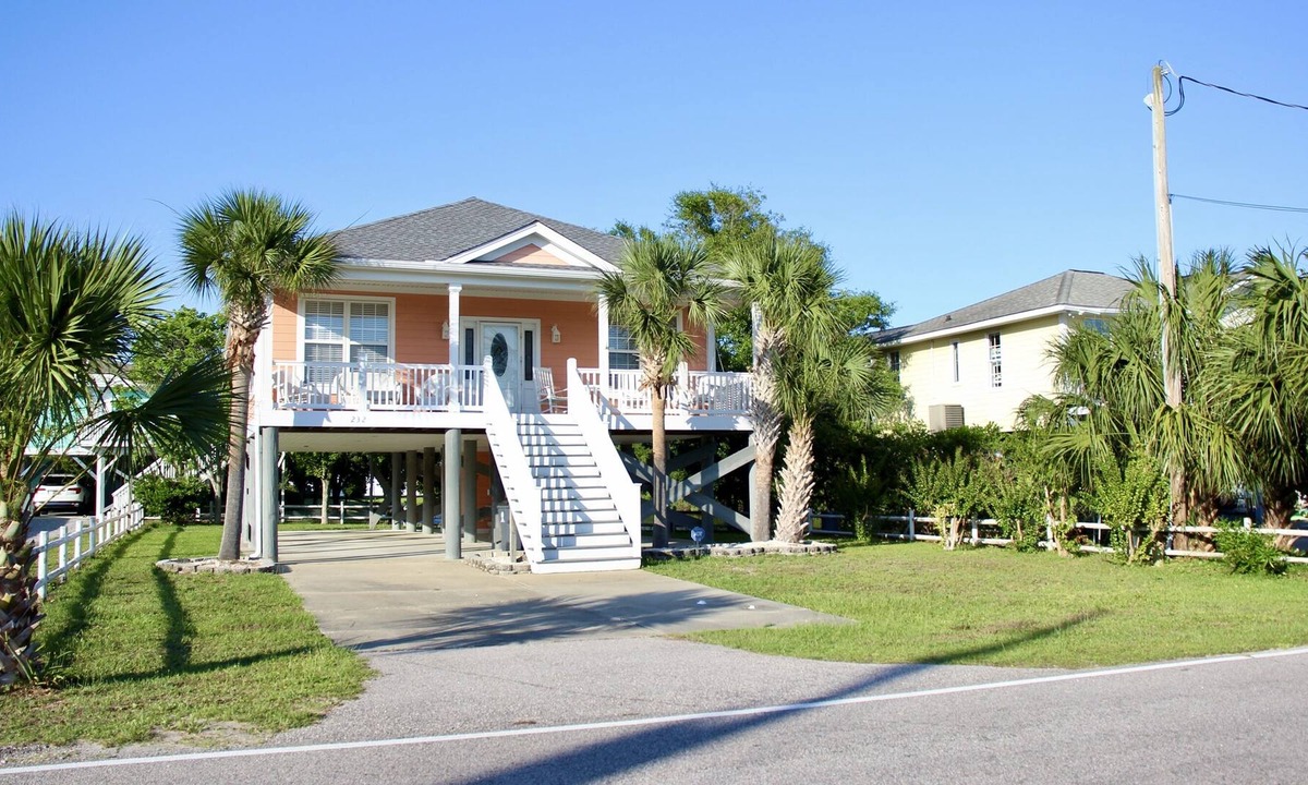 Garden City Cottage | Rising Tides Properties "Just Peachy"