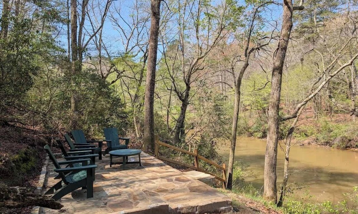 Demorest House | RIVER BEND LODGE- SOQUE RIVERFRONT LOG CABIN