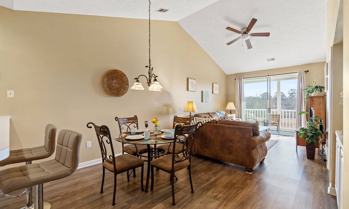 Carolina Forest Condo | River Oaks Condo near beach & golf. Pool, tennis & free parking
