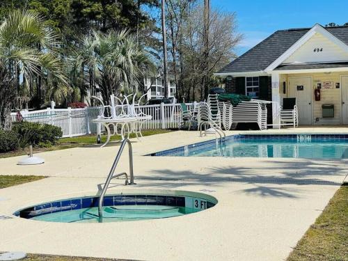Carolina Forest Apartment | River Oaks Golf & Tennis Resort