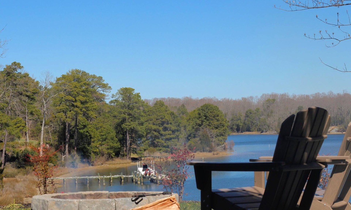 Lancaster House | River Pointe Place- Waterfront -Private Dock -Hot Tub/Spa