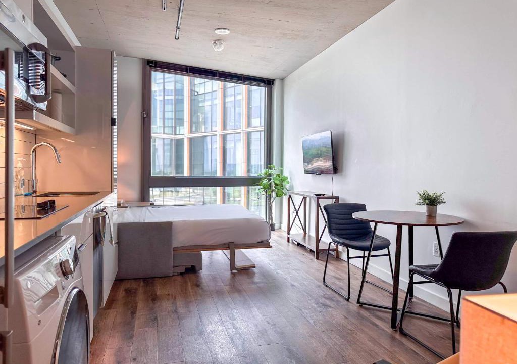 District Wharf Apartment | River View Suite - The Wharf DC by Monthier