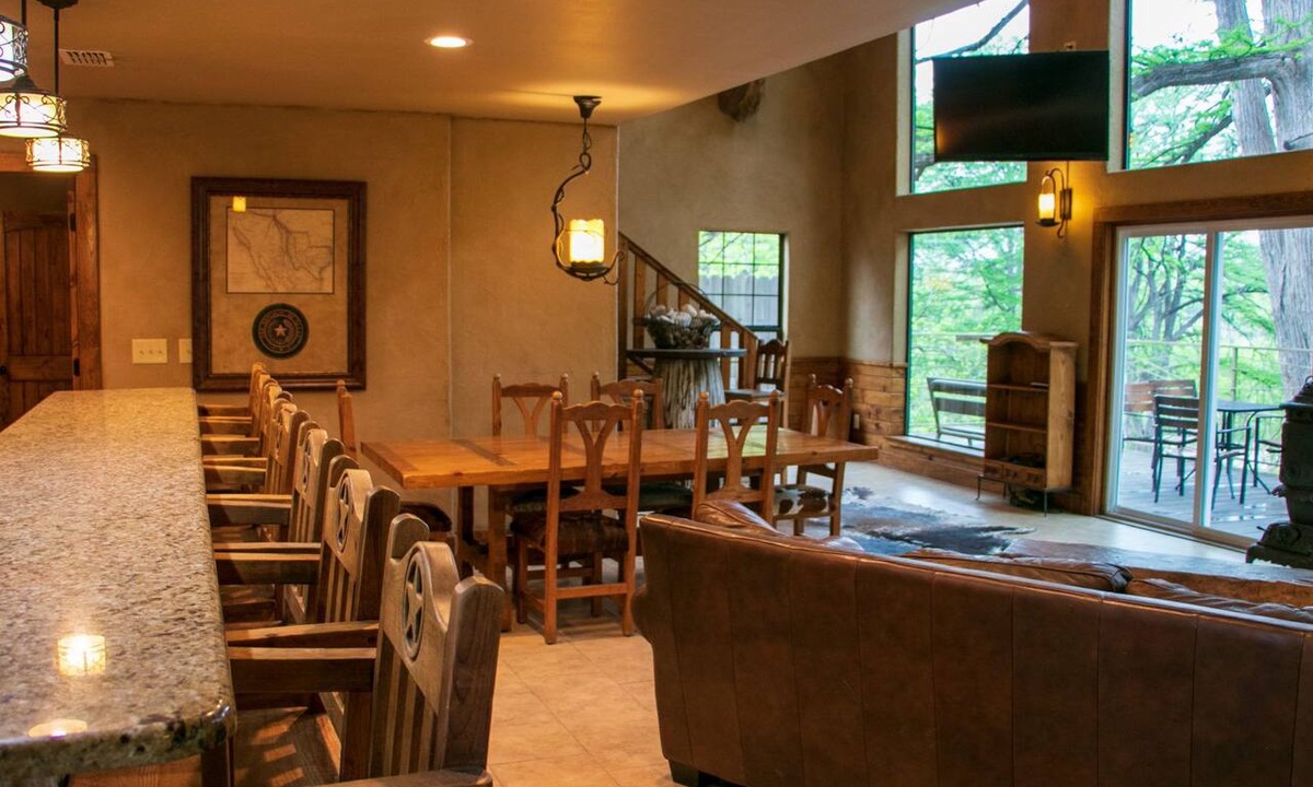 Leakey Cabin | Riverfront Cabins and Vacation Homes
