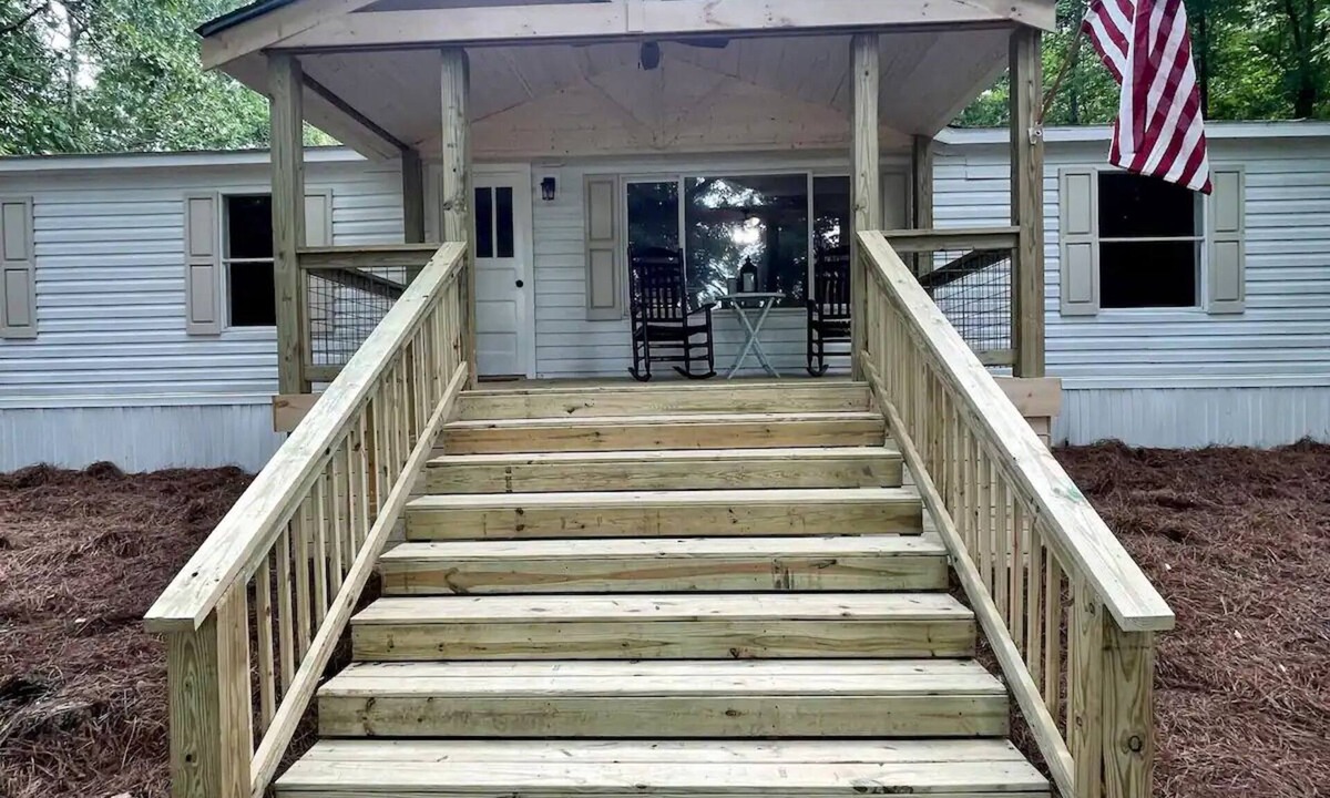 Thomaston House | Riverfront Cottage with Island on the Flint River