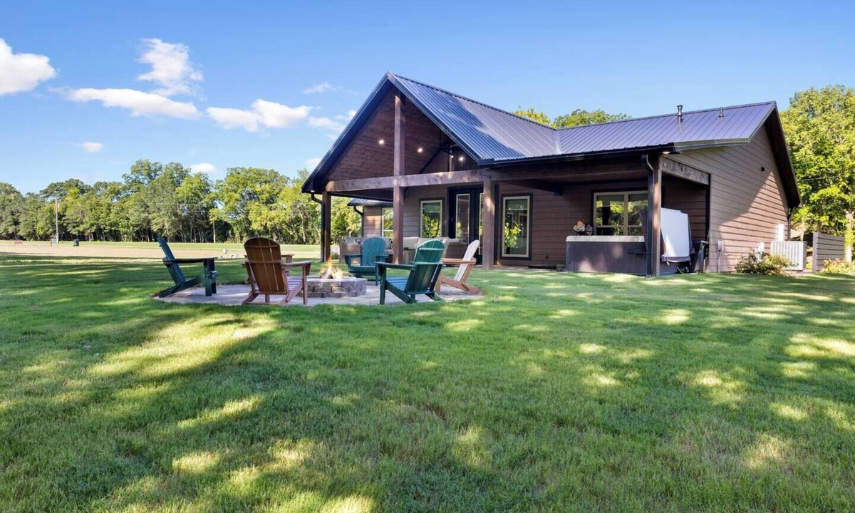 Golden Cabin | Riverfront Retreat | Beach, Fish & Trails