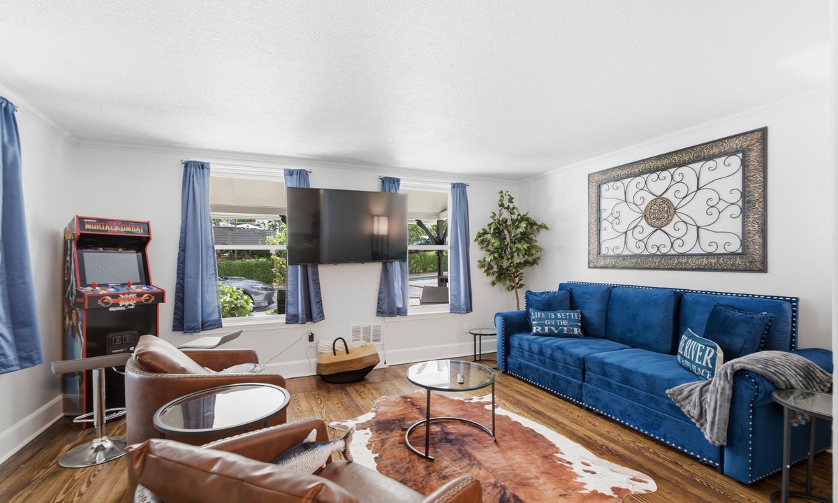Downingtown House | Riverfront Retreat - Convenience + Kayaks - 3 bed 2 ba