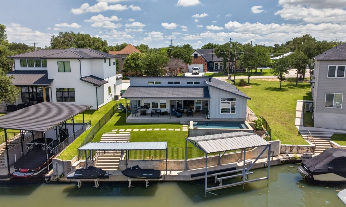 Granite Shoals House | Robinhood Lakefront Retreat — Private Pool, Dock & Boat Lift