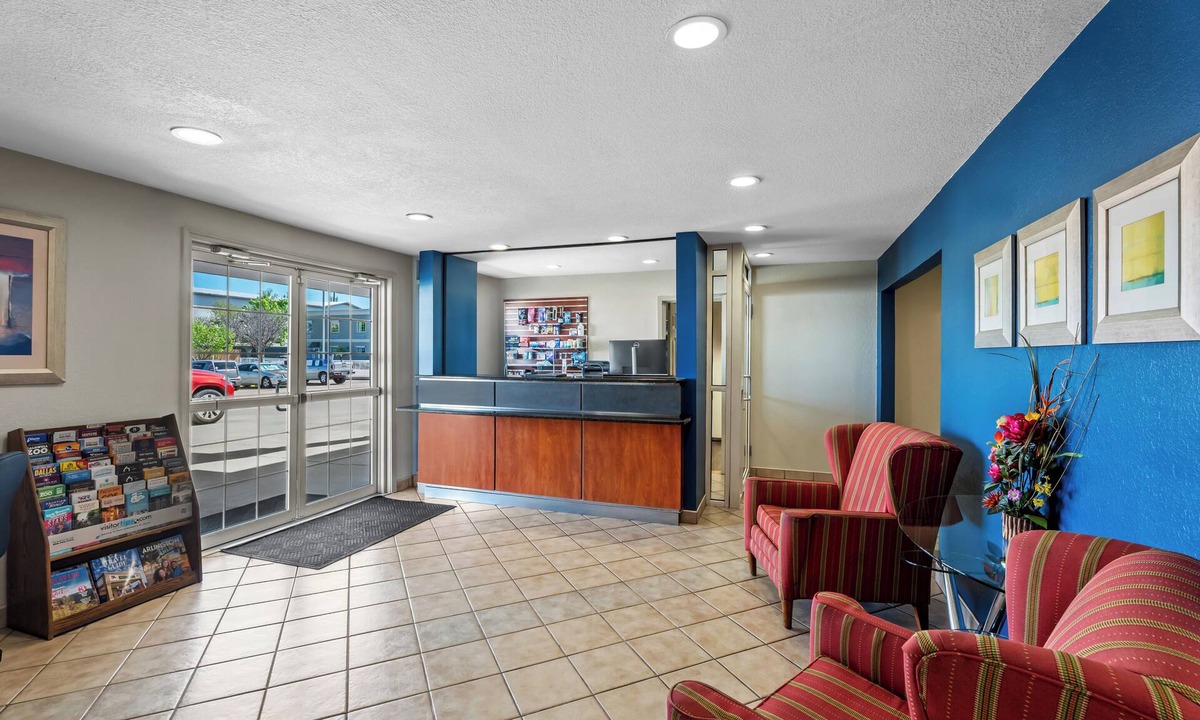 Temple Hotel | Rodeway Inn