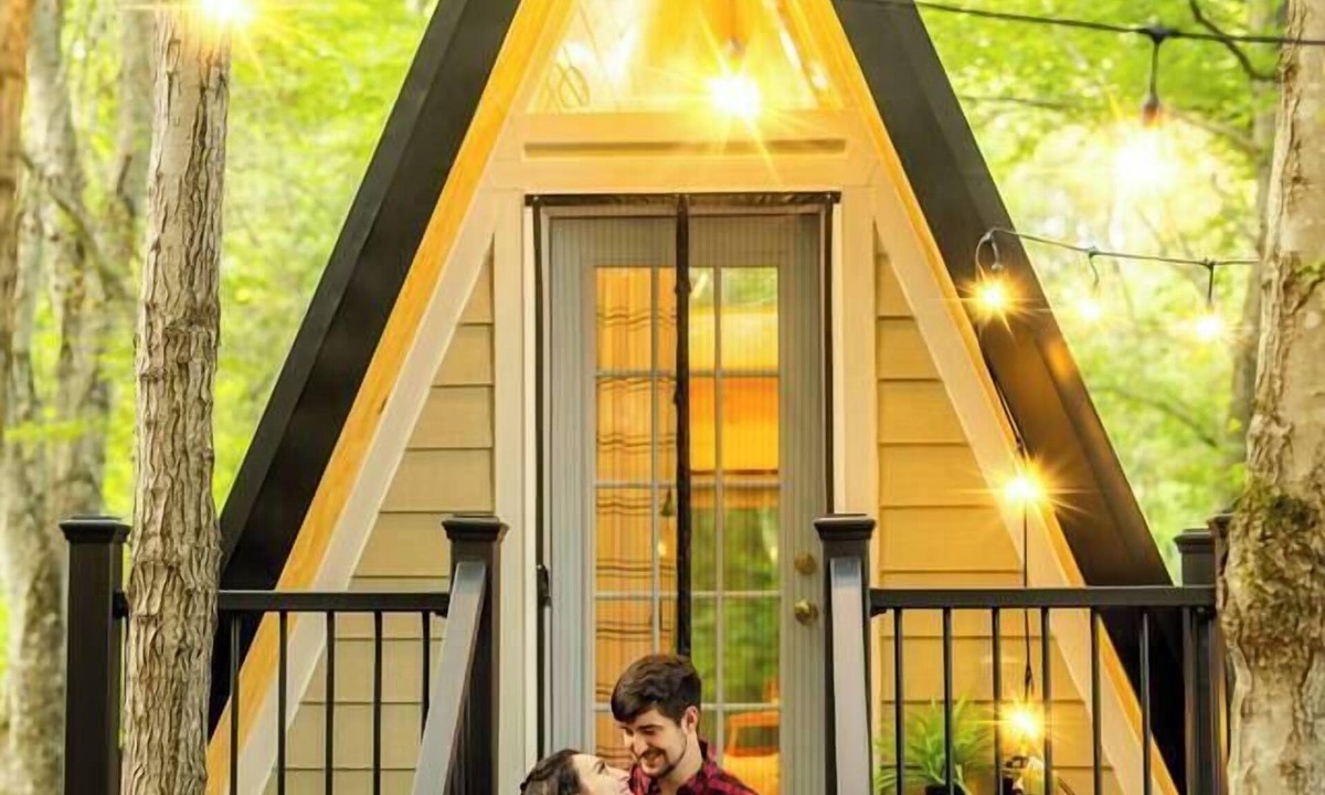 Unionville Cabin | Romantic A-Frame for 2 w/Hot Tub + Fire Pit