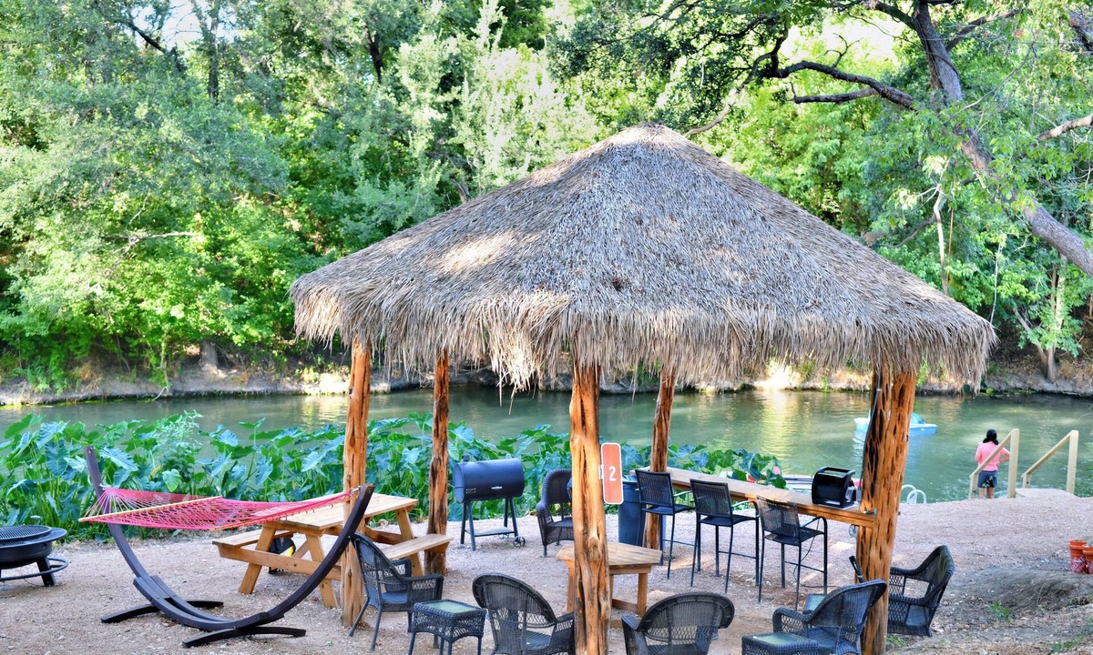 Sutherland Springs Cabin | Romantic Getaway Cabin on Creek! Relax and unwind surrounded by nature! - RC10