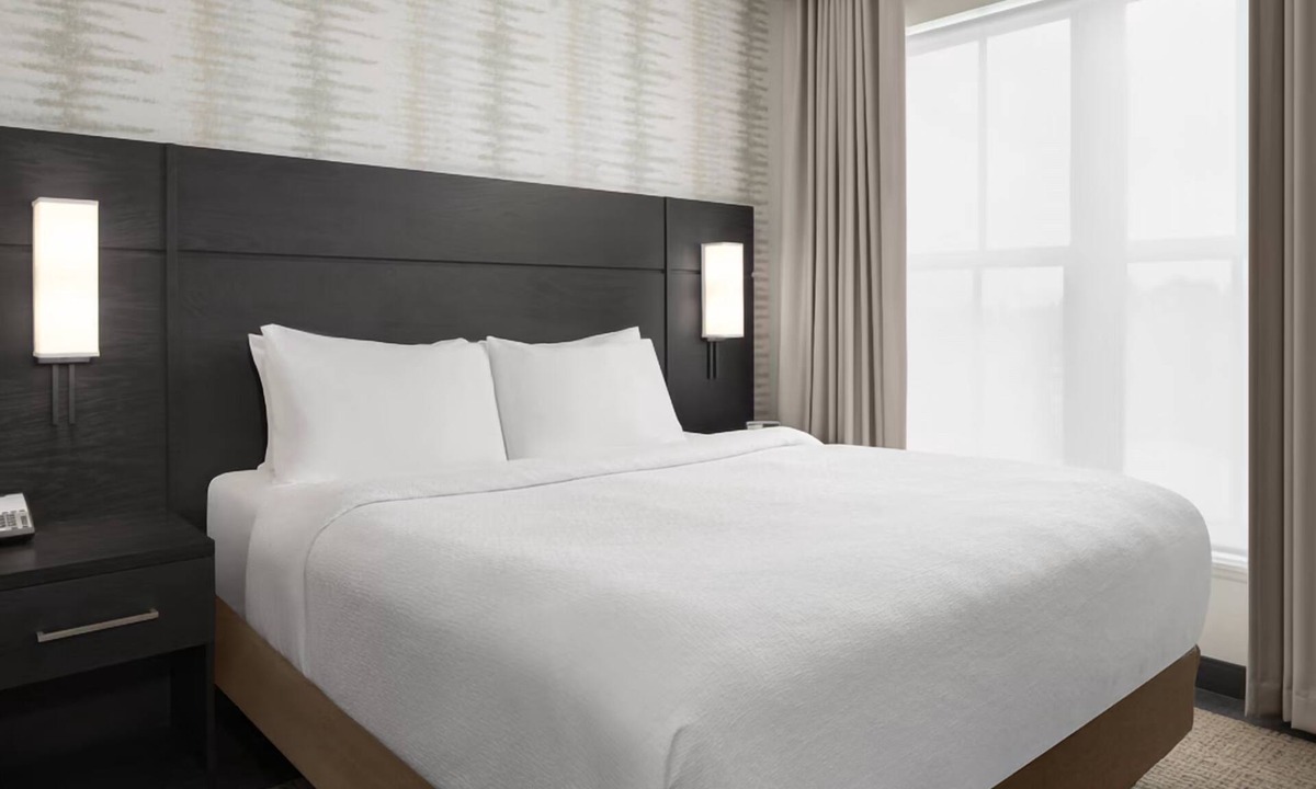 Isle of Palms Hotel | Room with Full Kitchen! Outdoor Heated Pool! Free Parking Onsite!