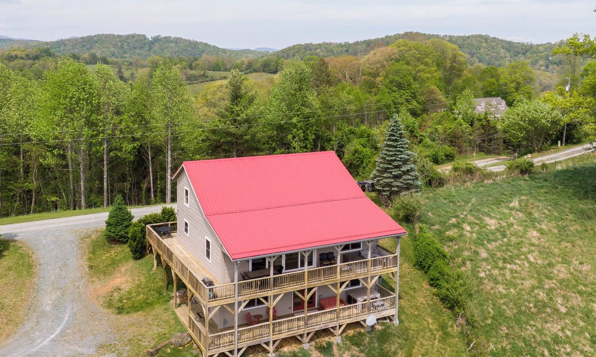 Boone Cabin | Rosey Outlook - Hot Tub, Great Views, Pool Table, between Boone & Blowing Rock