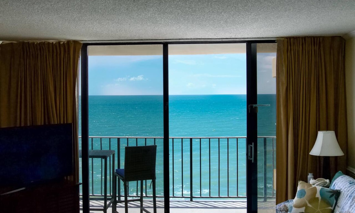 Garden City Condo | Royal Gardens Ocean Front #1014