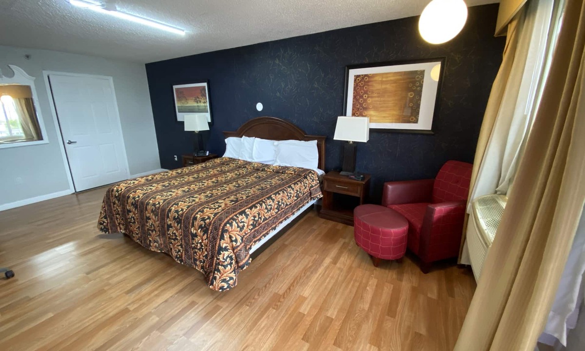 Absecon Hotel | Royal Lodge