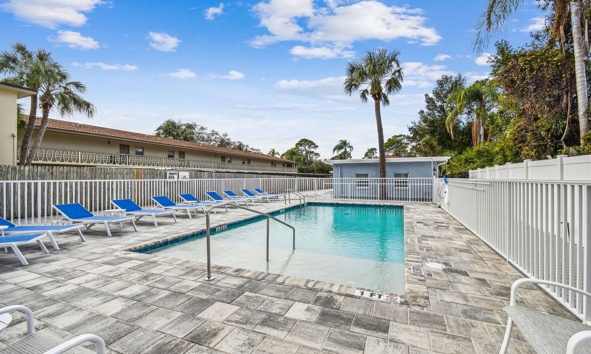 Dunedin House | Rustic Tiny Home on Pinellas Trail w/Heated Pool! Walk or Bike to Downtown Dunedin!