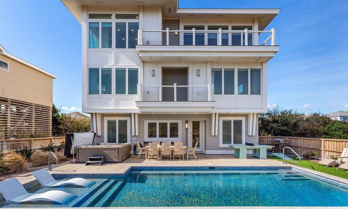 Ocean Sands House | Saltspray Sunrise: Oceanfront, Pool, Elevator OBX