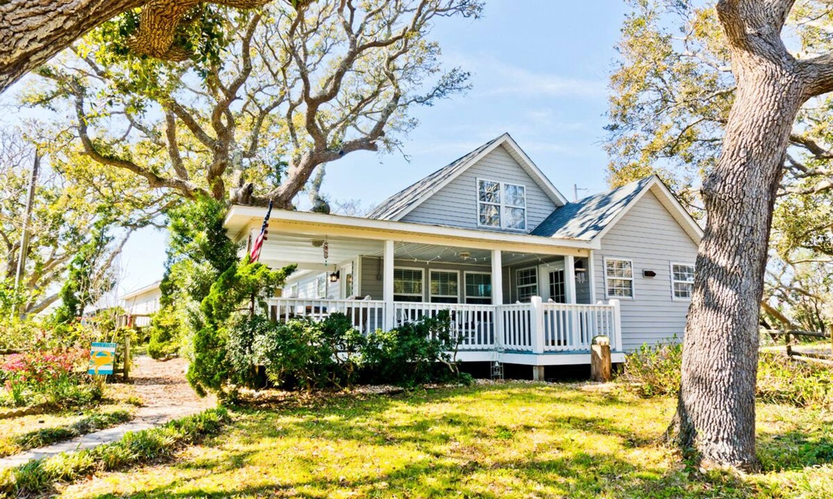 Salter Path House | Salty Oaks, Soundside House in Salter Path, North Carolina!