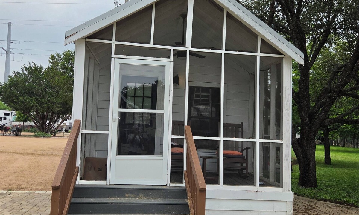 Liberty Hill Cabin | San Gabriel Cabin