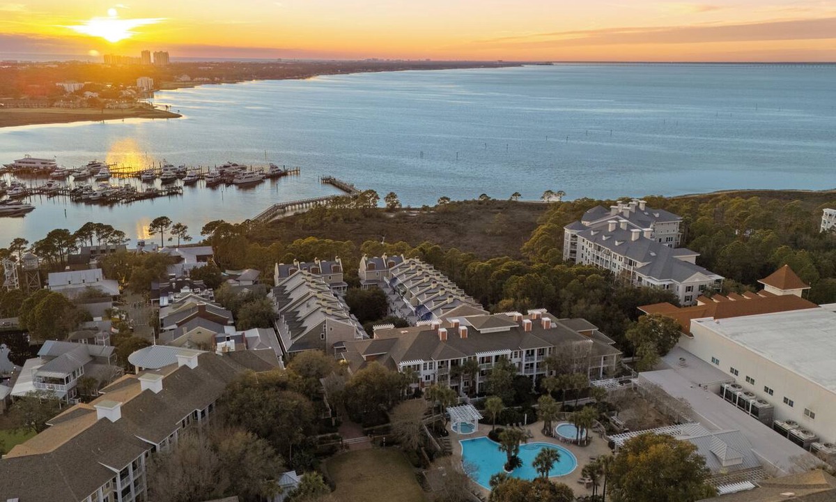 Baytowne Wharf Condo | Sandestin Condo Shared Pool + Resort Amenities Near Beach | Baytowne Wharf