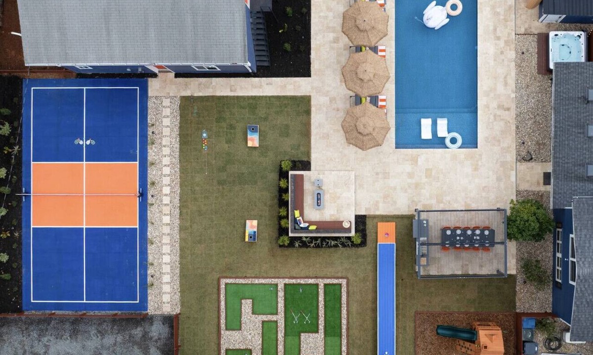 Isle of Hope Historic District Apartment | Savannah Retreat|Htd Pool|Pickleball|Hot tb|Golf