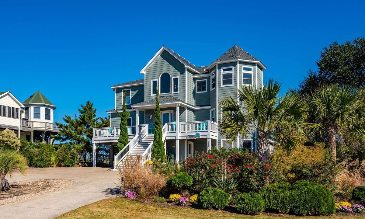 Whalehead Beach House | Sea Forever-Oceanside 8-10 BR; Pool, Hot Tub, Elevator, Gardens!