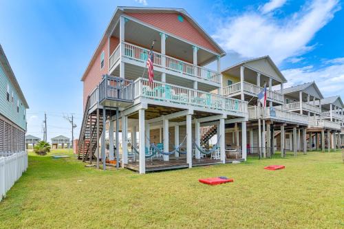Freeport House | 'Sea Shell Chalet': Oceanfront Surfside Beach Gem