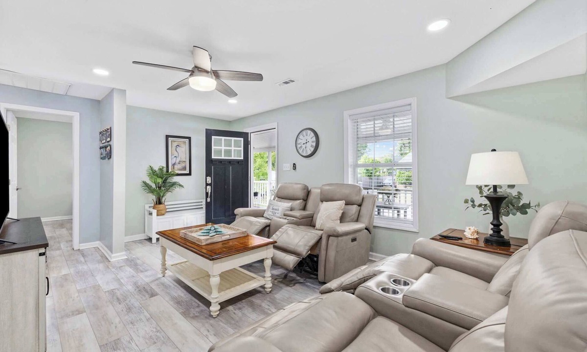 Garden City Villa | Seashell Retreat 3/2 By Beach Star
