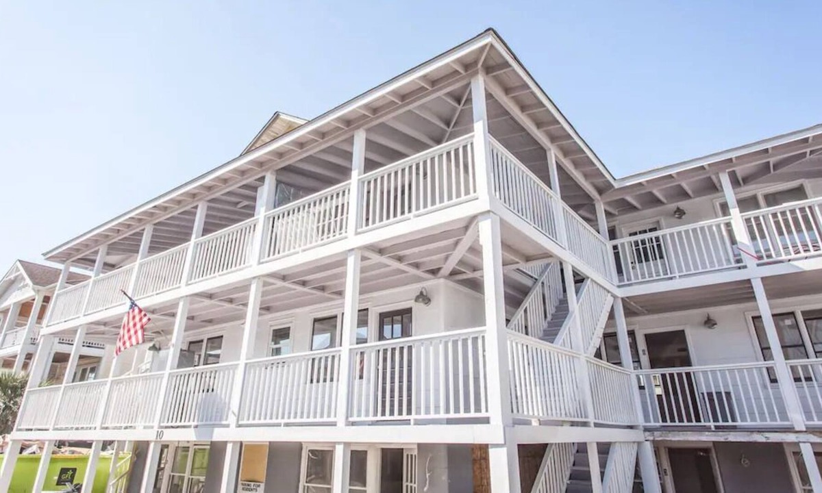North Carolina Coast Condo | Seaside Paradise - Upper Level Condo With An Ocean View