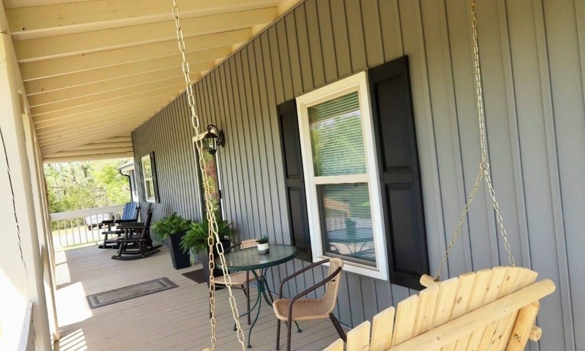 Inman Cabin | “Secret” cabin on 20 acres close to Interstates-4beds-Boiling Springs/Inman, SC