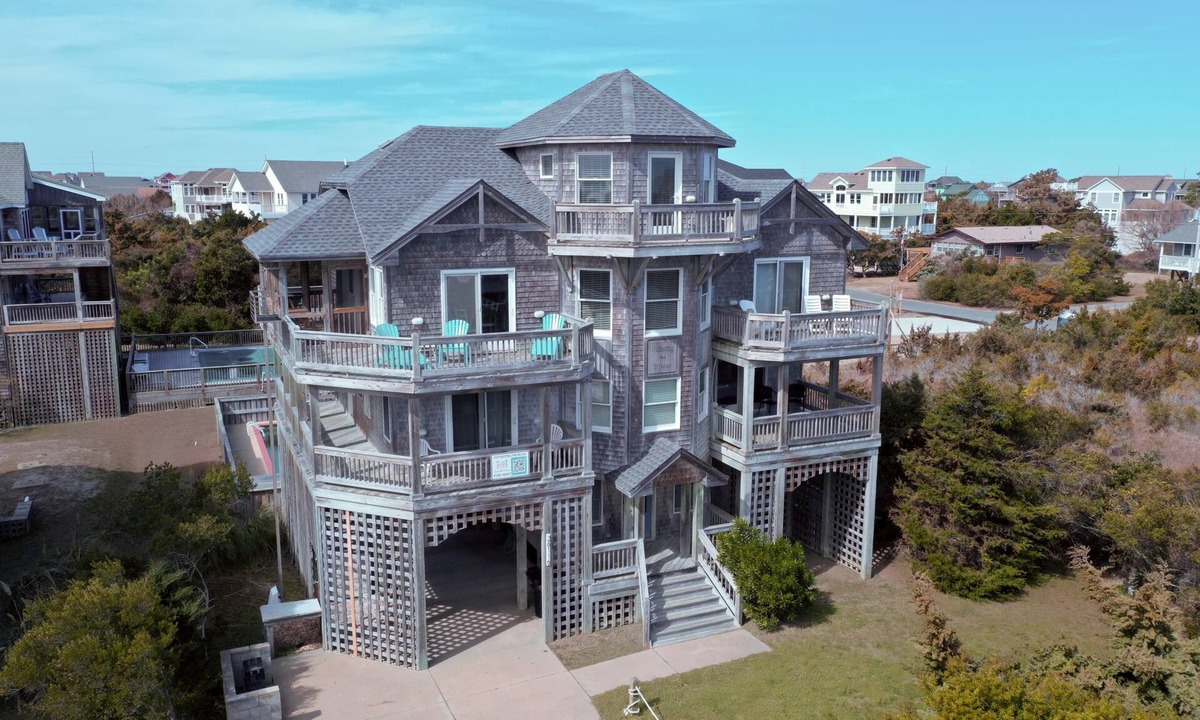 Salvo House | Semi-Oceanfront | Easy Beach Access | Private Pool | Hot Tub | Game Room