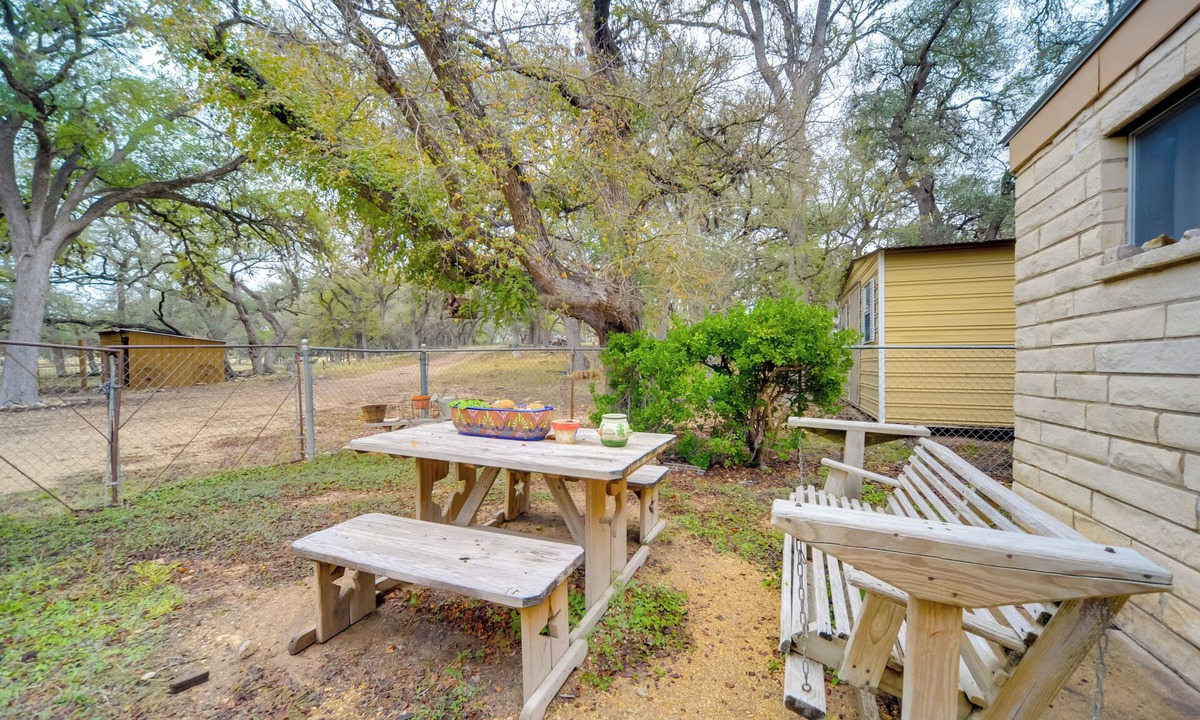 Fredericksburg House | Serene, Country Retreat ~ 12 Mi to Main St!