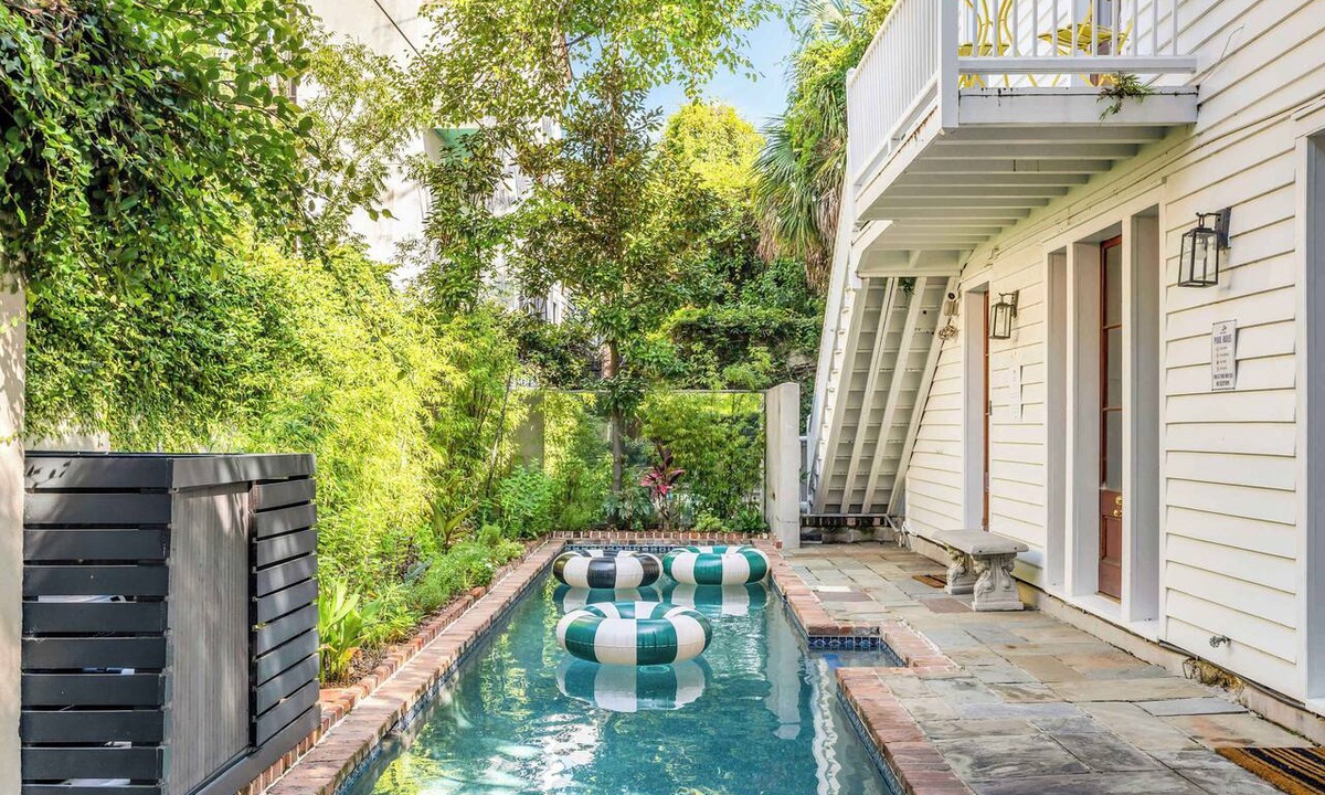 Cannonborough Elliotborough Apartment | Serene Escape Over Heated Pool, 1 Block to King St