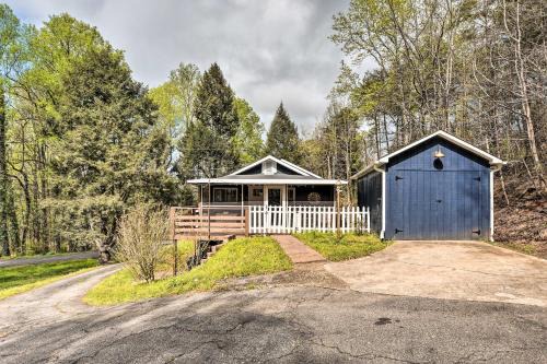 Greenville House | Serene Greenville Cottage 6 Mi to Paris Mtn!