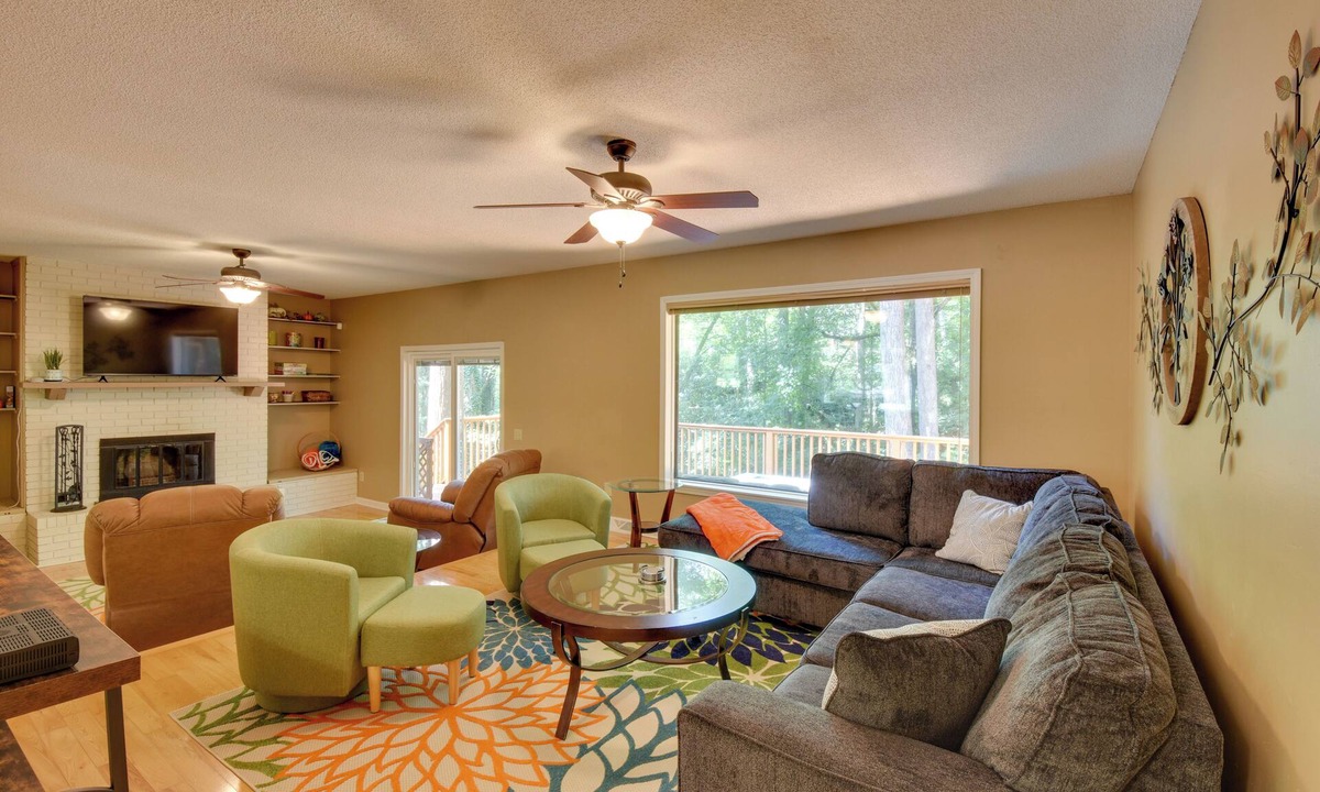 Seneca House | Serene Seneca Retreat w/Deck ~ 4 Mi to Clemson!