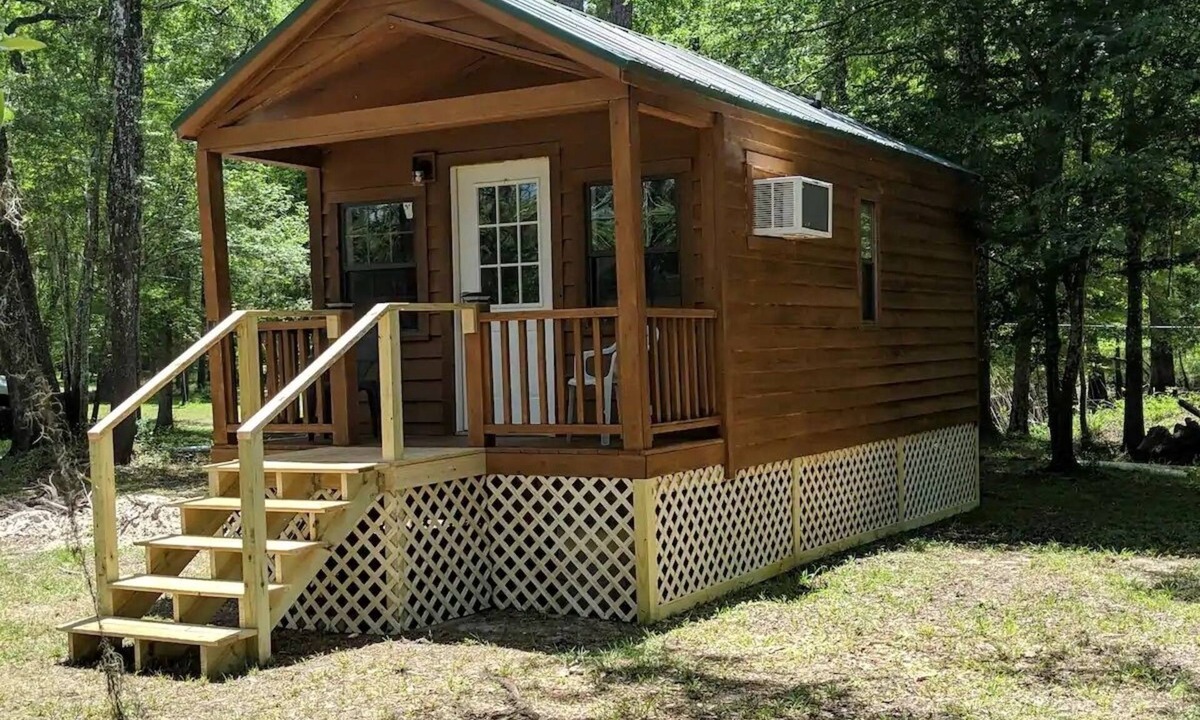 Old Town Cabin | Serenity Springs On The Suwannee Cabin #1
