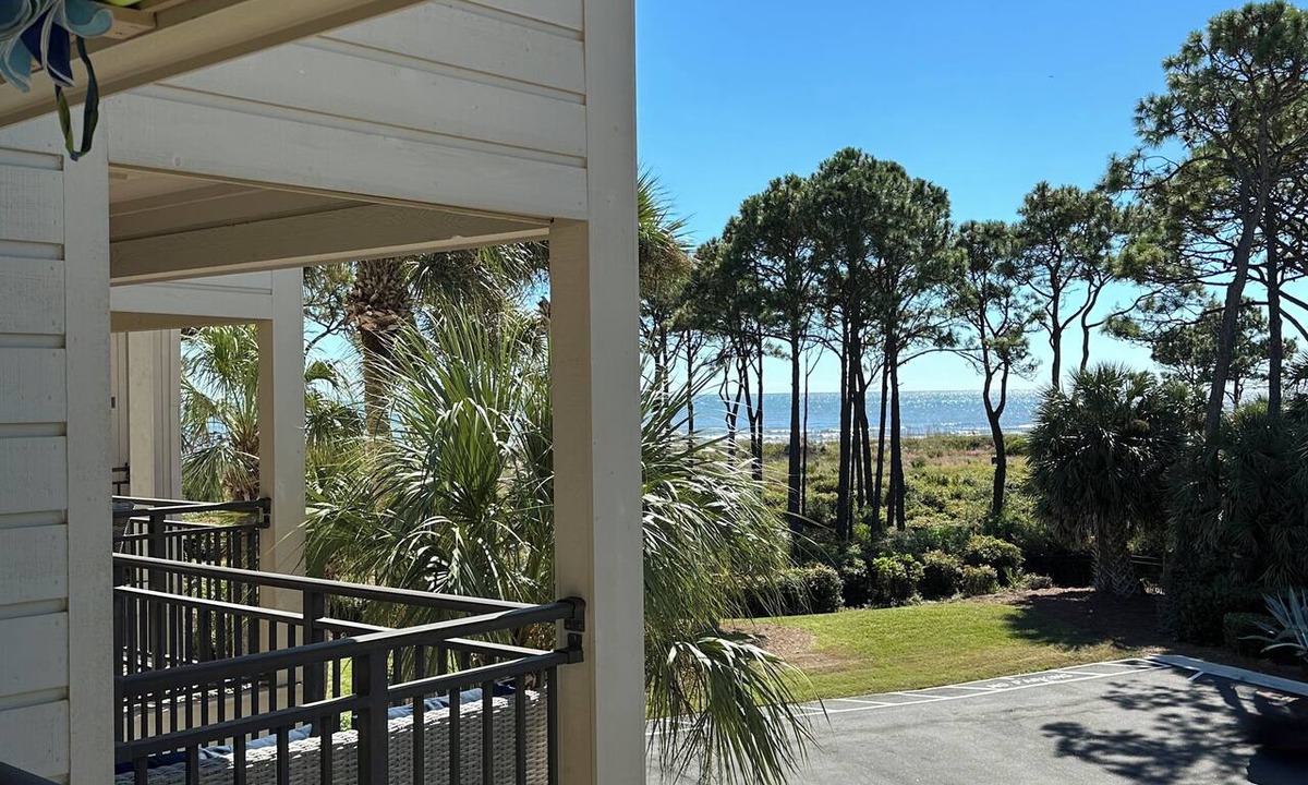 Hilton Head Island Condo | SerenityByTheSea-Couples Retreat-King,Bikes,Chairs