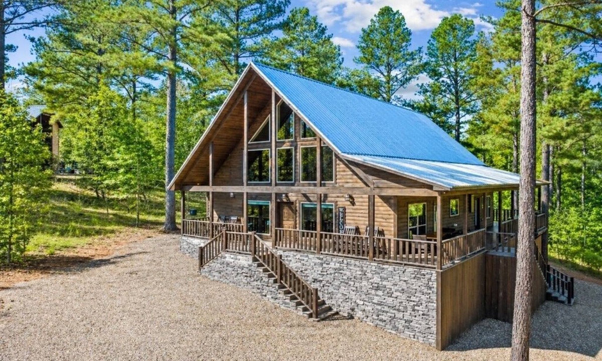 Golden Cabin | Shadow Dancer - Hot Tub, Outdoor Fireplace, Playground & Fire Pit Near Hochatown