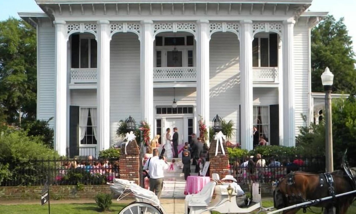 Columbus Bed & Breakfast | Shadowlawn Bed & Breakfast