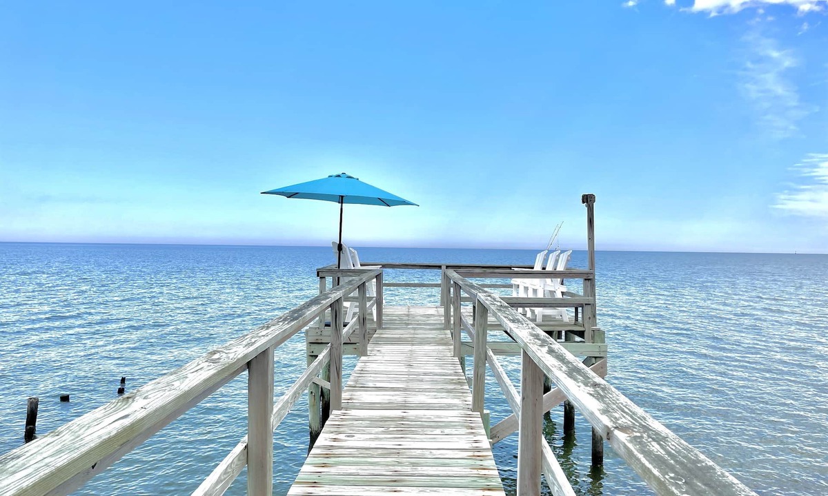 Deltaville House | Ships Watch On The Bay With Endless Water Views